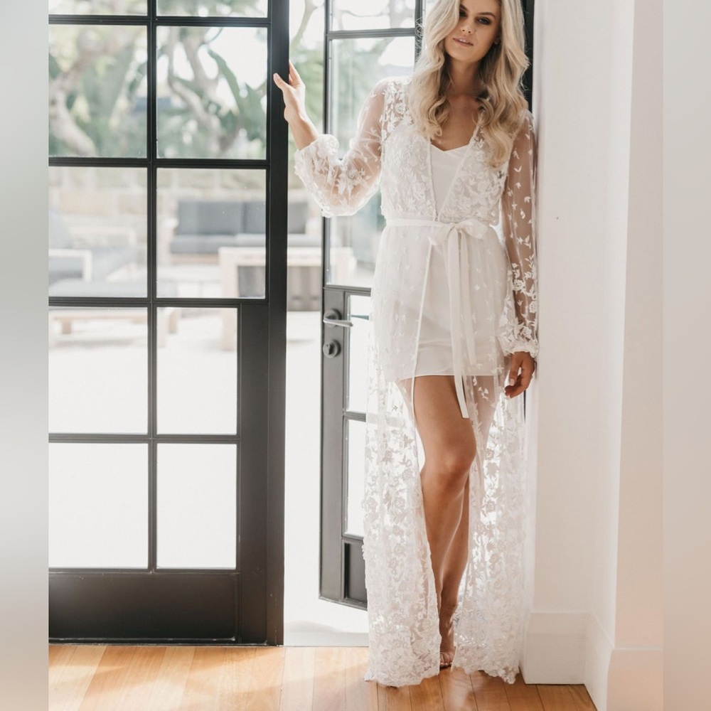 Le Rose Bridal robe